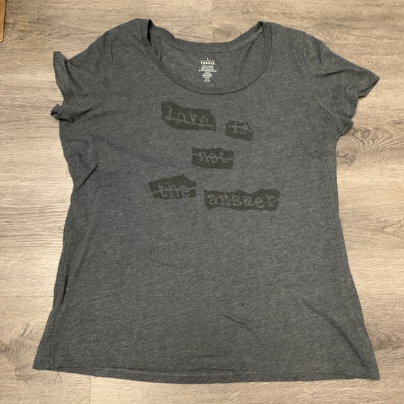 Torrid 3 T-Shirt ''Love Is Not The Answer '' Crossed Out Short Sleeve Size 3xl - Picture 3 of 6
